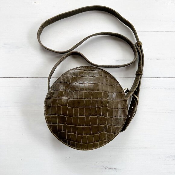 Madewell The Simple Circle Crossbody Croc Embossed Leather Edition in Asparagus - Picture 7 of 10